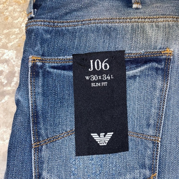 NEVER WORN Armani Mens jeans - Picture 3 of 8